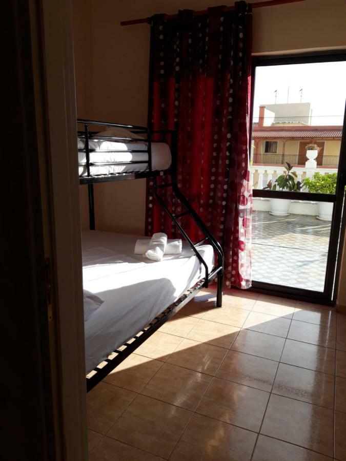 Hotel Primavera Sarande Ngoại thất bức ảnh